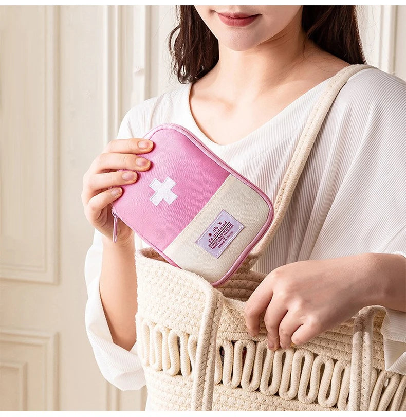 Portable Home Medical Kit Outdoor First Aid Kit Medicine Storage Bag Sealed Waterproof Environmentally Friendly Sorted Portable